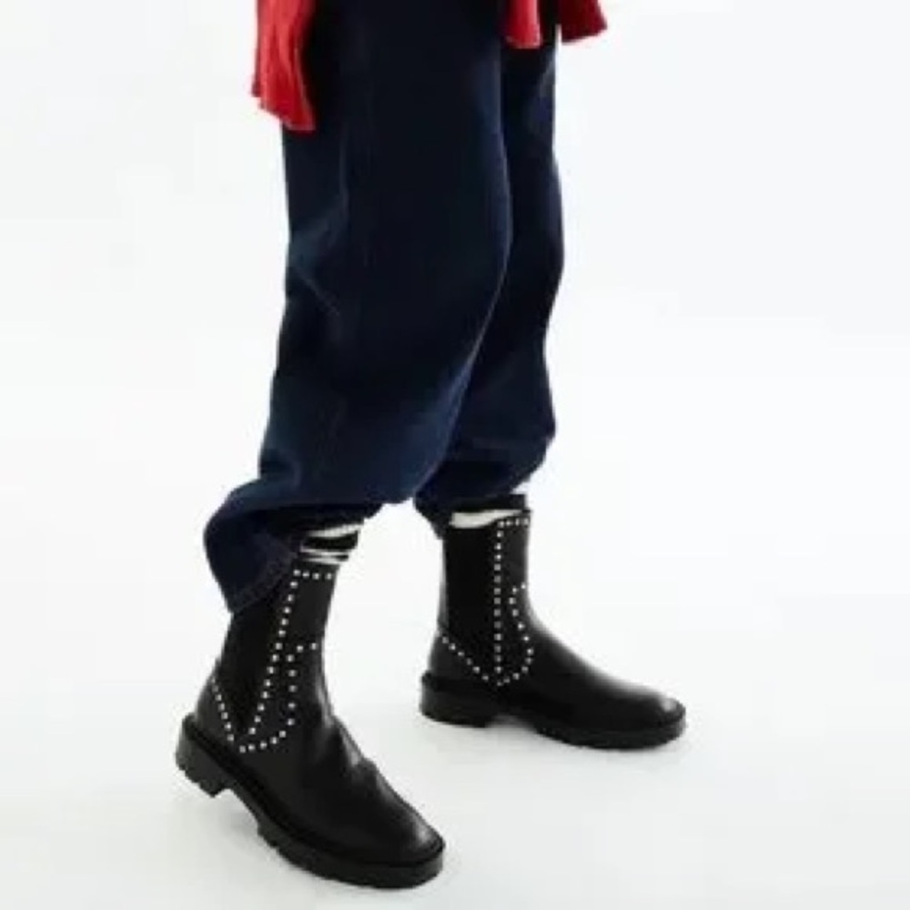 ZARA Studded Pull On Chelsea Lug Sole Boots